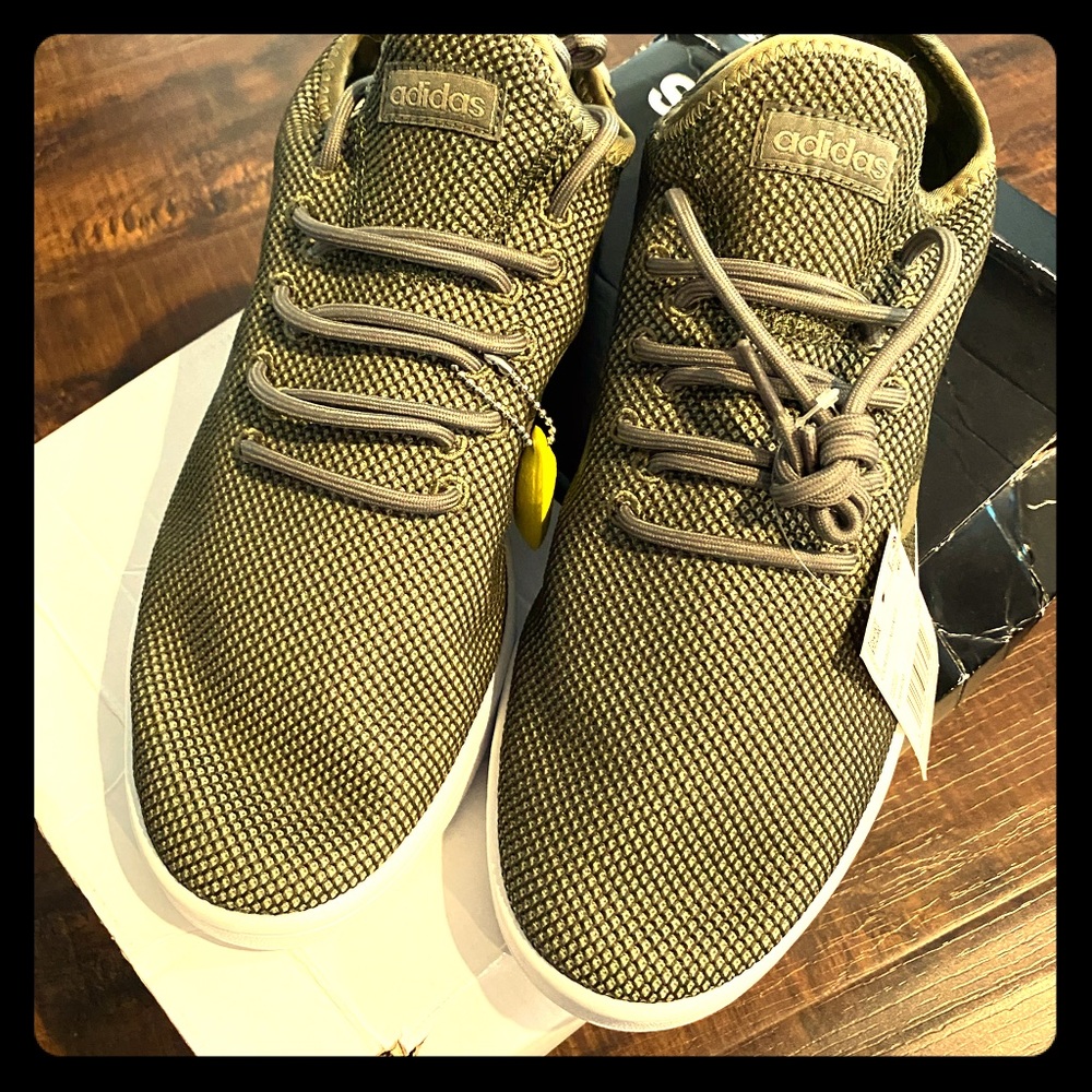 Men Adidas Size: 11 Men’s Adidas “cloud foam” $100